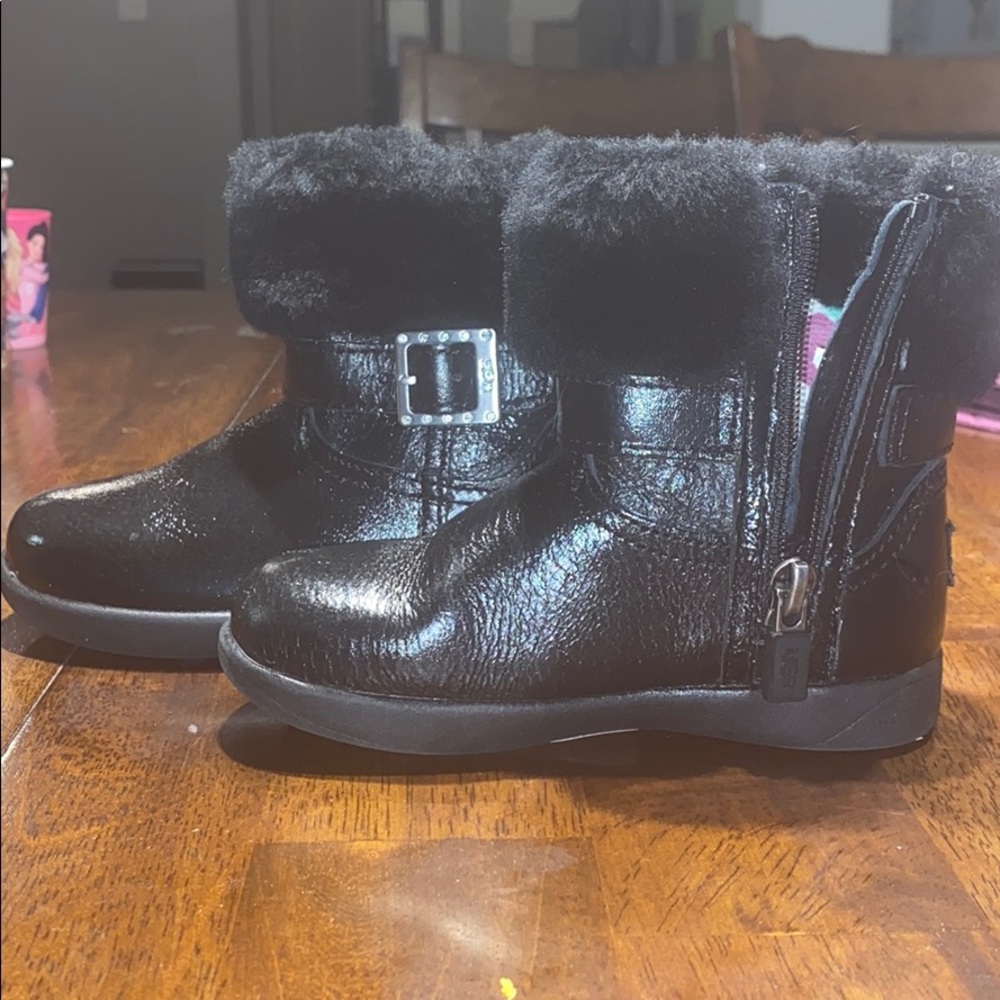 Ugg toddler zip up boots